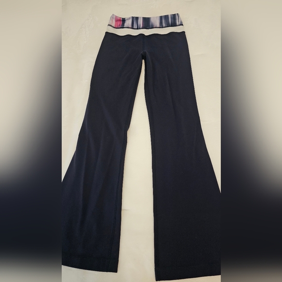 Lululemon Leggings Size 2 Dark Blue Flared - Picture 1 of 6